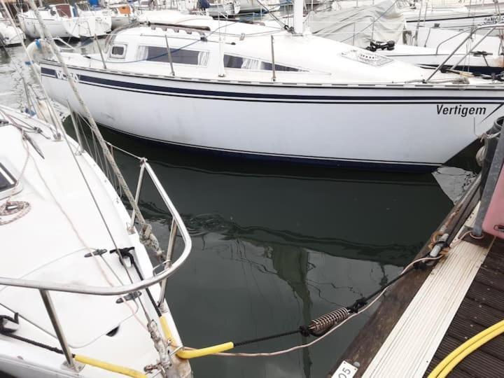 Vintage Sailboat In Belem 호텔 리스본 외부 사진